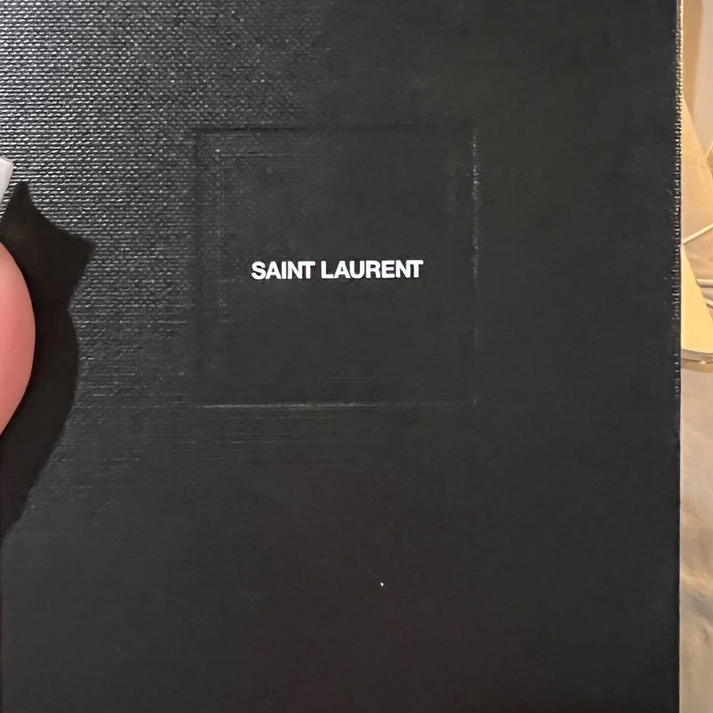 YSL Cardholder - Picture 5 of 9